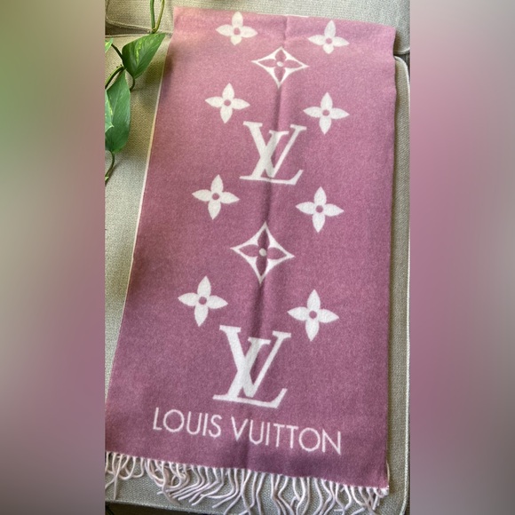 Louis Vuitton | Reykjavik Cashmere Gradient Scarf - Picture 5 of 12